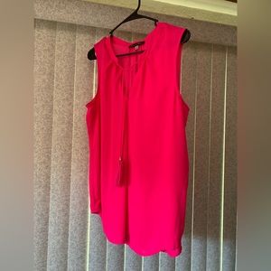 Hot Pink Polyester tank top size XL brand is Rose & Olive